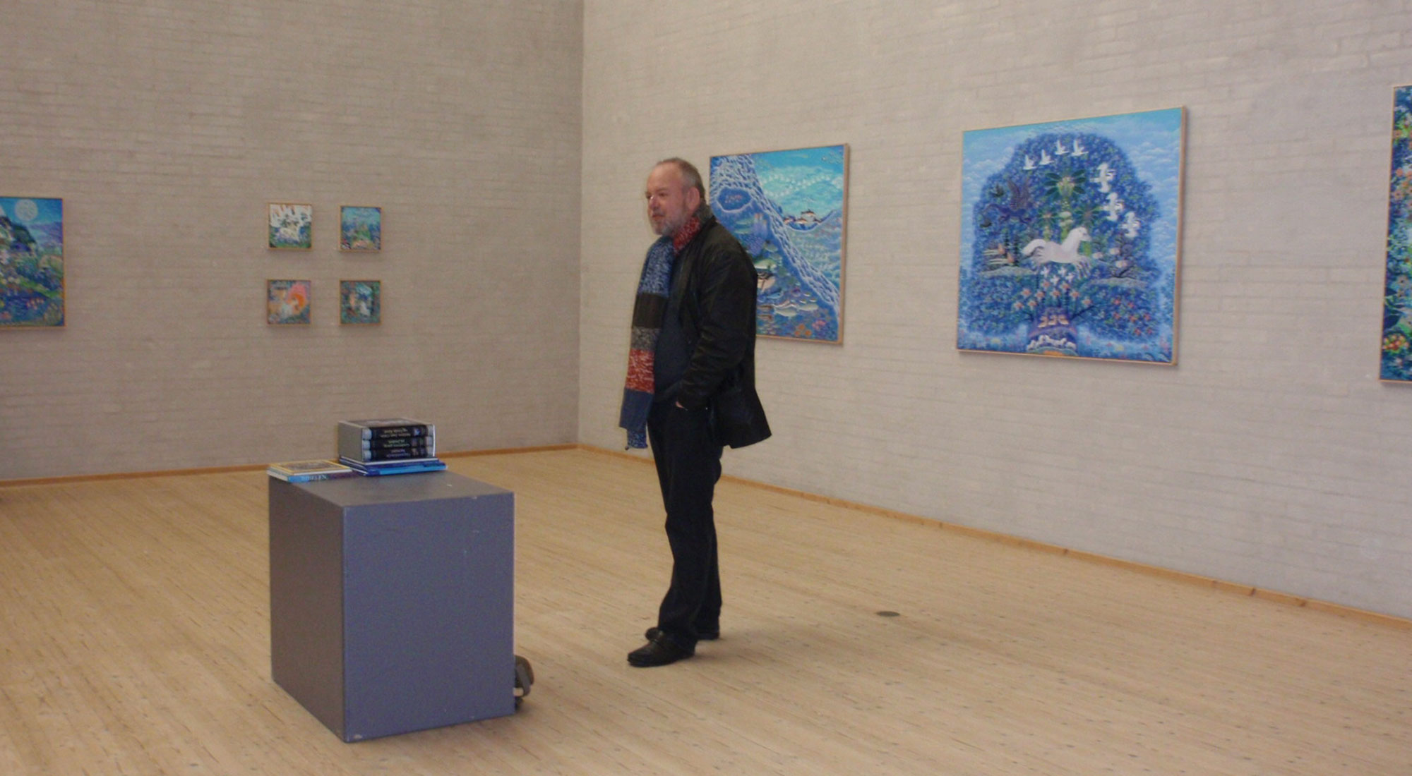 Esben Hanefeldt taler på udstillingen "60 år som menneske - 40 år som kunstner" med Esben Hanefeldt på Himmerlands Kunstmuseum
