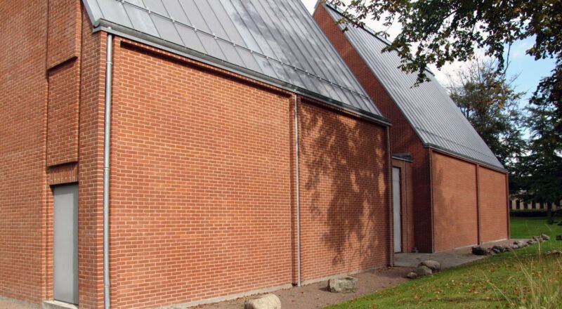 himmerlands-kunstmuseum-udstillingssale Udstillingssalene i røde mursten tegnet af Per Kirkeby på Himmerlands Kunstmuseum set udefra